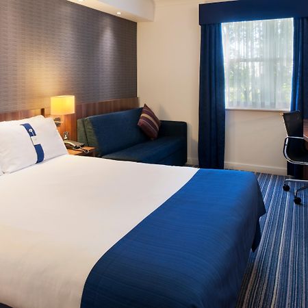 Holiday Inn Express Leeds-East By Ihg Leeds  Exterior photo