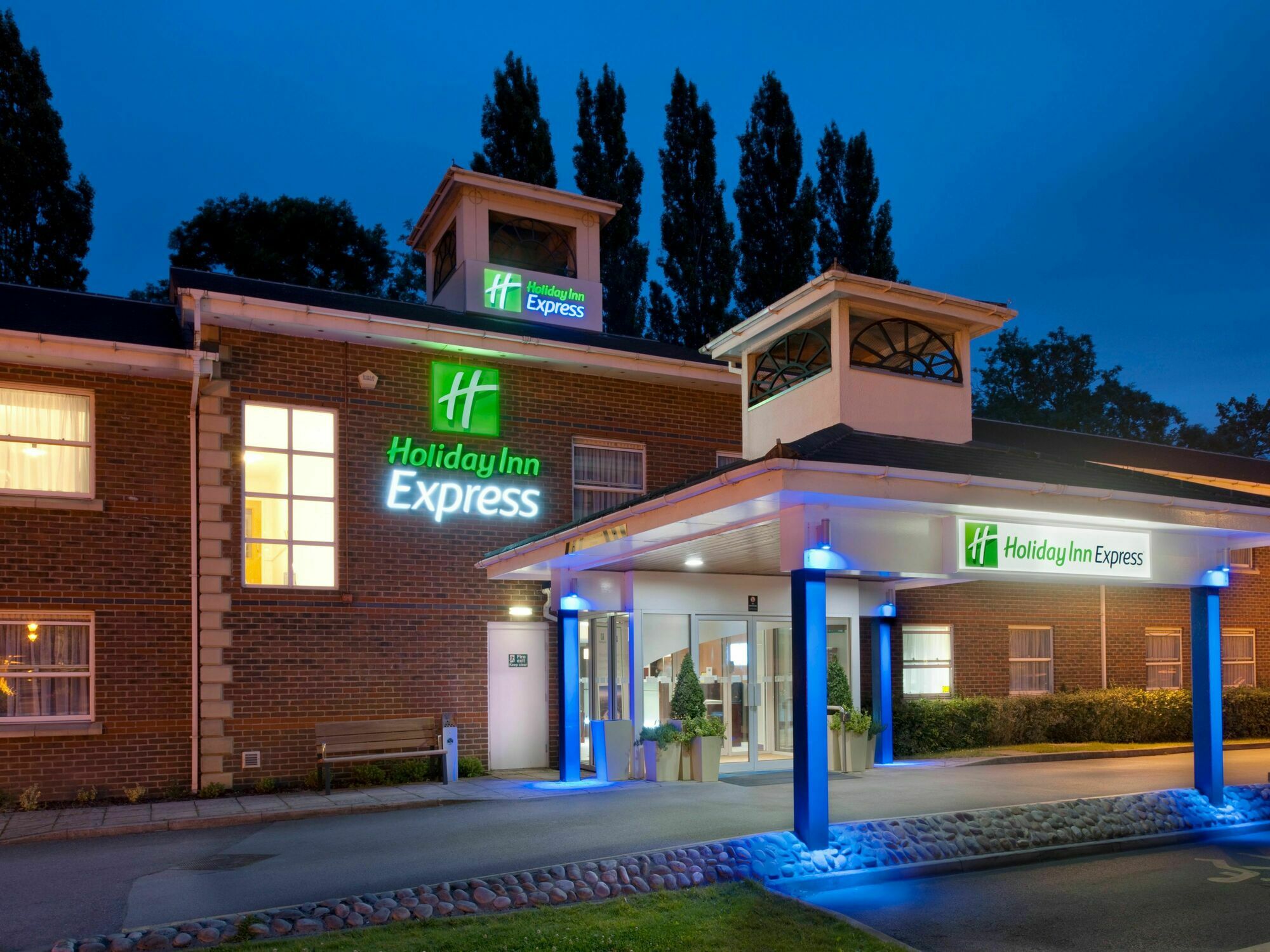 Holiday Inn Express Leeds-East By Ihg Leeds  Exterior photo